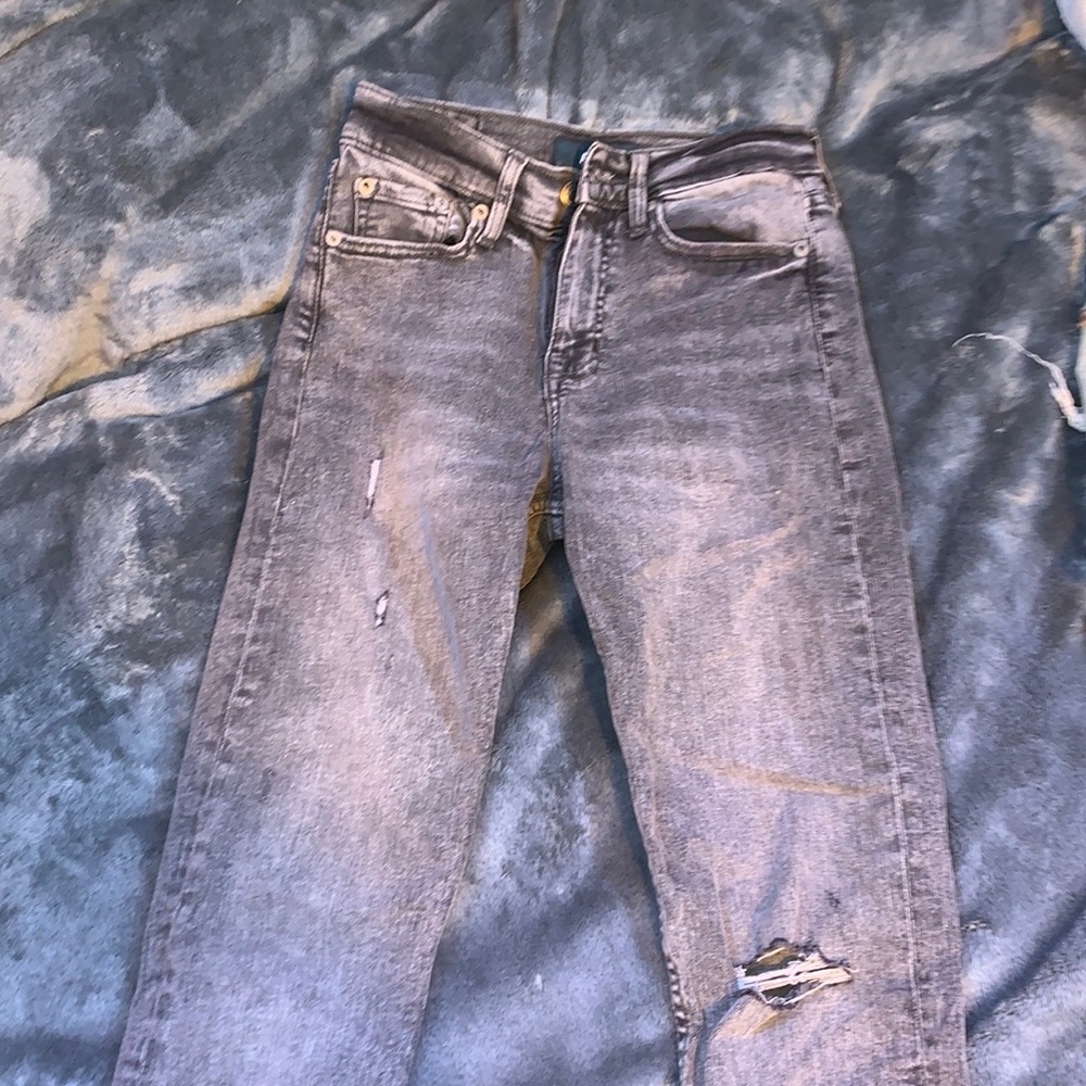 Aero distressed pants